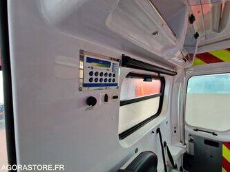 2012-renault-master-1410884-45177289