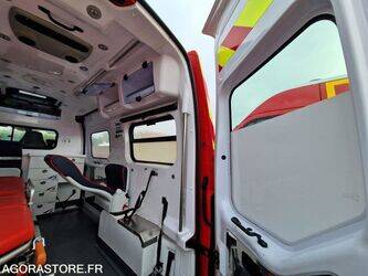 2012-renault-master-1410884-45177305