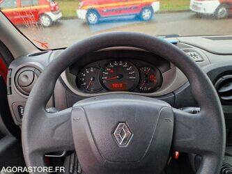 2012-renault-master-1410884-45177323