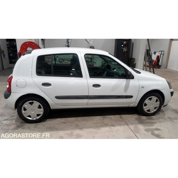 2004 Renault Clio-45177455