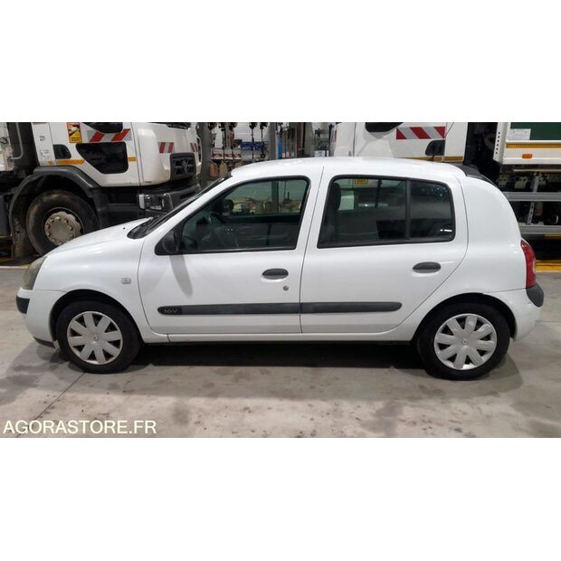 2004 Renault Clio-45177456