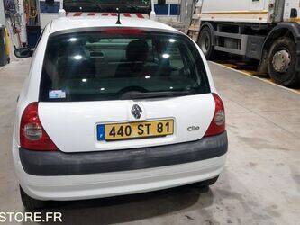 2004-renault-clio-1410891-45177458