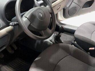 2004-renault-clio-1410891-45177459