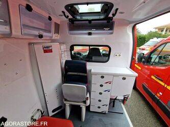 2012-renault-master-1410895-45177535