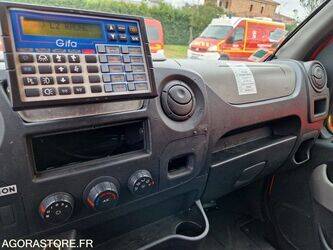 2012-renault-master-1410895-45177560