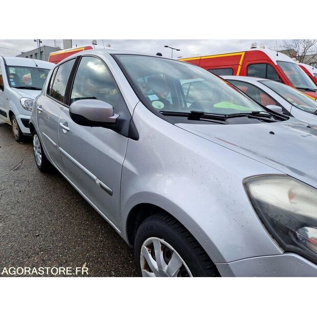 2011 Renault Clio-45177641