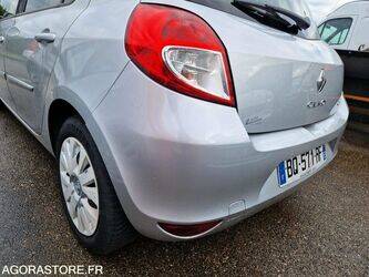 2011-renault-clio-1410903-45177647