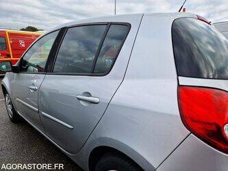 2011-renault-clio-1410903-45177648