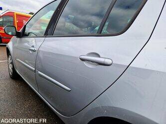 2011-renault-clio-1410903-45177650