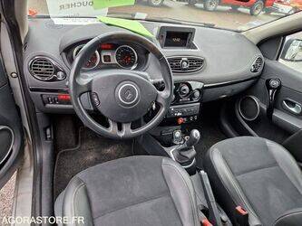 2011-renault-clio-1410903-45177652