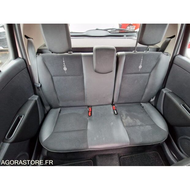 2011 Renault Clio-45177654