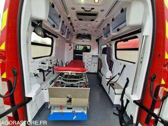 2012-renault-master-1410909-45177813