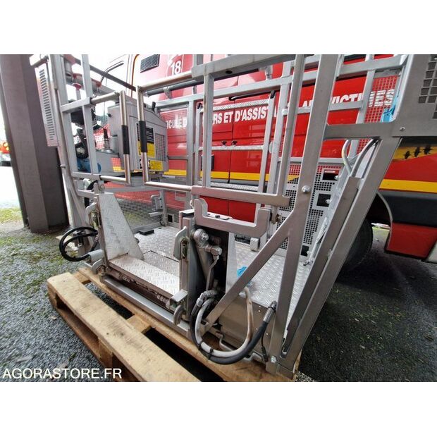 1998 Mercedes-Benz 1524-45178002