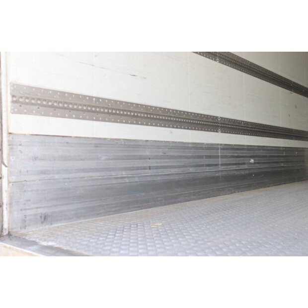 2014 Krone Cool Liner-45180355