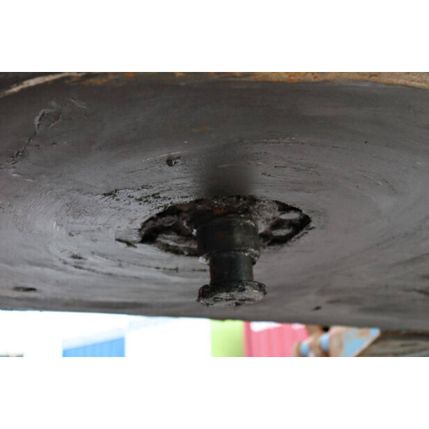 2012 Renders ROC12.27-45180736