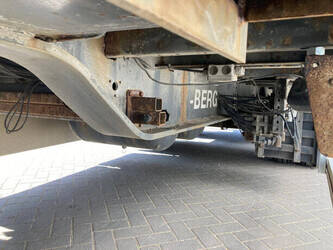 2016-kel-berg-prah-27-bw-45181852