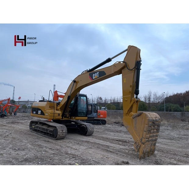 2024 Caterpillar 320D-45183234