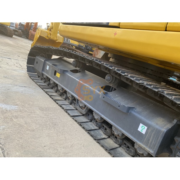 2021 Komatsu PC220-8-45183480