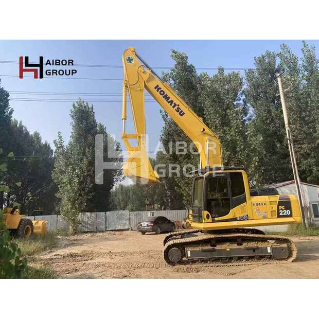 2022 كوماتسو P220-8-45183596