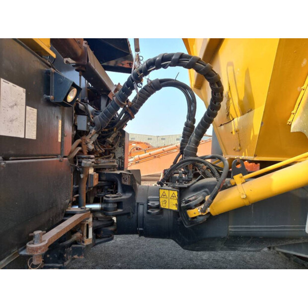 2017 Komatsu HM400-3R-45184172