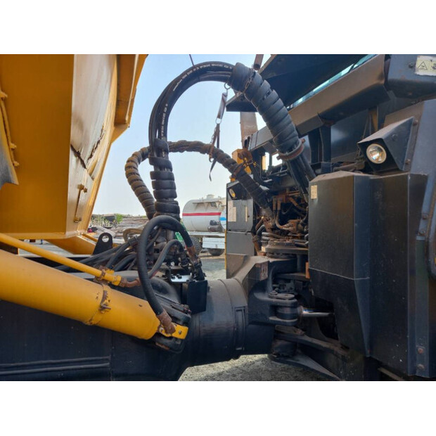 2017 Komatsu HM400-3R-45184177