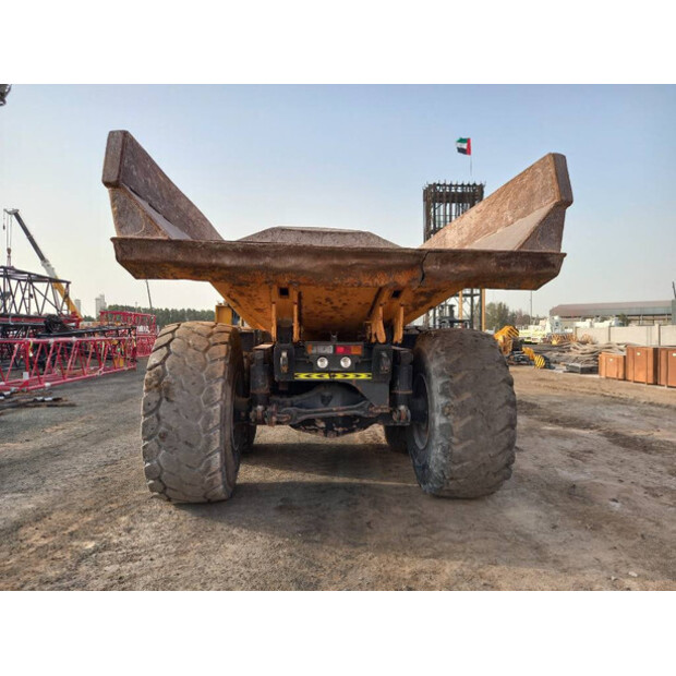 2017 كوماتسو HM400-3R-45184239