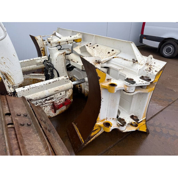 2018 Komatsu D61PXI-24-45184376