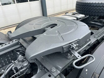 2025-mercedes-benz-actros-3348-1411151-45184399