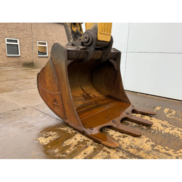 2021 Caterpillar 352-45184470