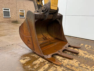 2021-caterpillar-352-45184470