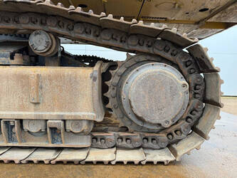 2021-caterpillar-352-45184472