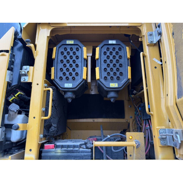 2021 Caterpillar 352-45184477