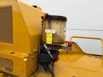 2021-caterpillar-352-45184480