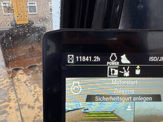 2021-caterpillar-352-45184485