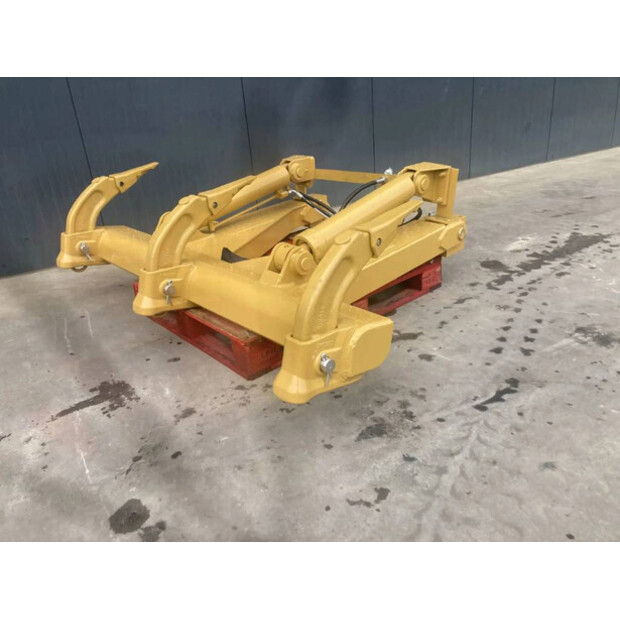 2025 Caterpillar D5M-45185072