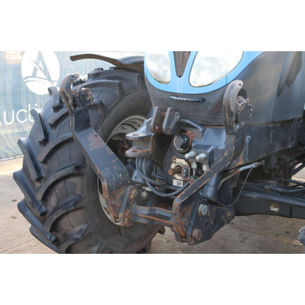 2011 نيو هولاند T7.210-45185625