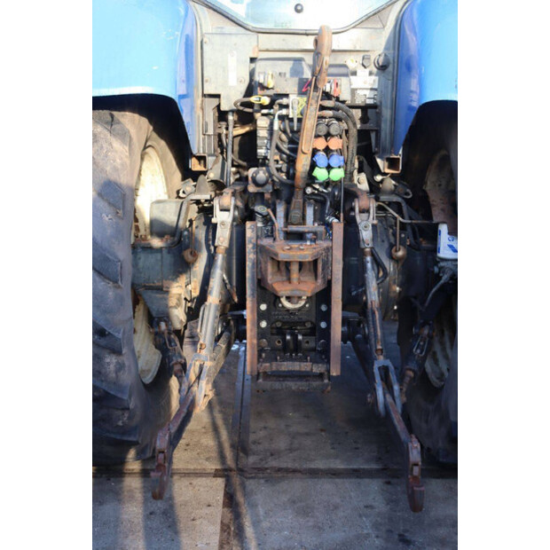 2011 نيو هولاند T7.210-45185633