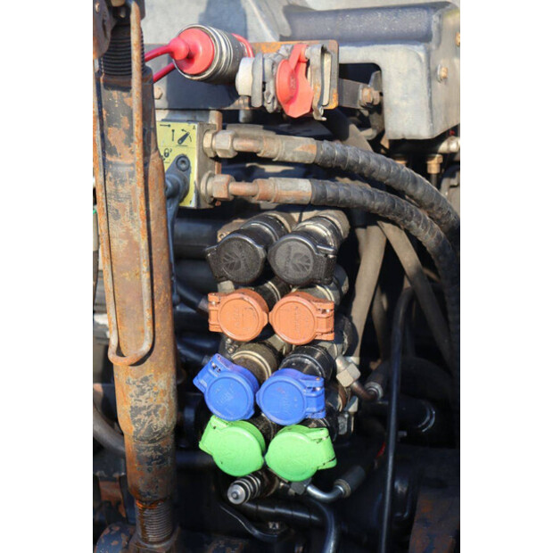 2011 نيو هولاند T7.210-45185636