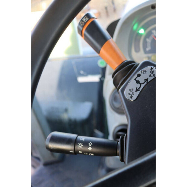 2011 نيو هولاند T7.210-45185645