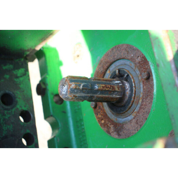 2014 JOHN DEERE 6210R-45187401