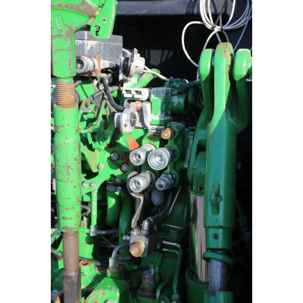 2014 JOHN DEERE 6210R-45187402