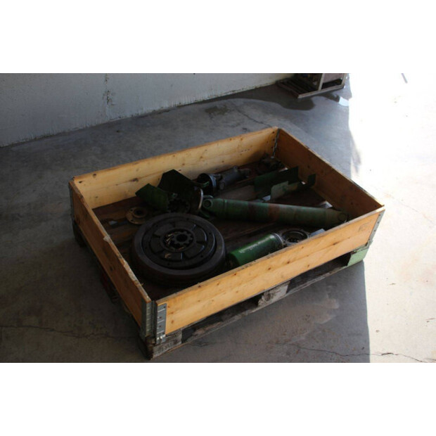 2014 JOHN DEERE 6210R-45187416