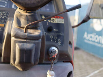 mitsubishi-mt201-1411333-45188063