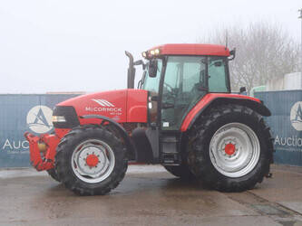 صورة ل تراكتورات زراعية 2005 ام سي كورمك MC120P6