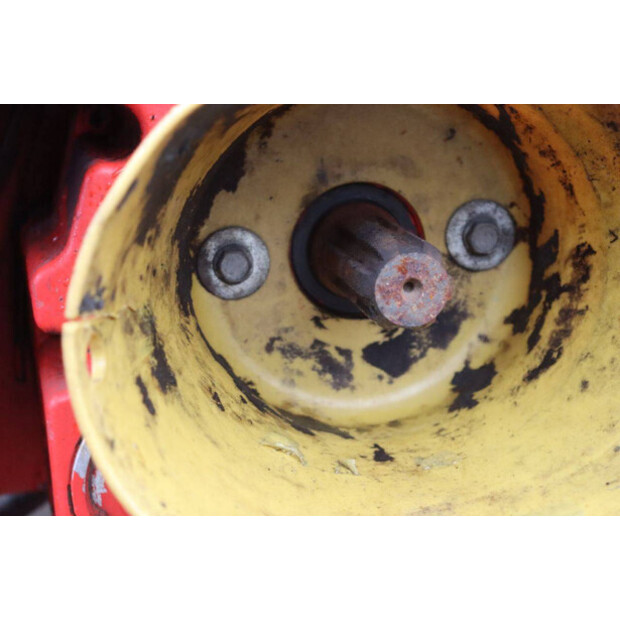 2005 MC Cormick MC120P6-45188085