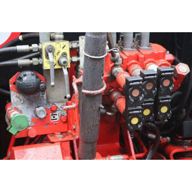 2005 MC Cormick MC120P6-45188095