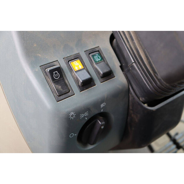 2005 MC Cormick MC120P6-45188103