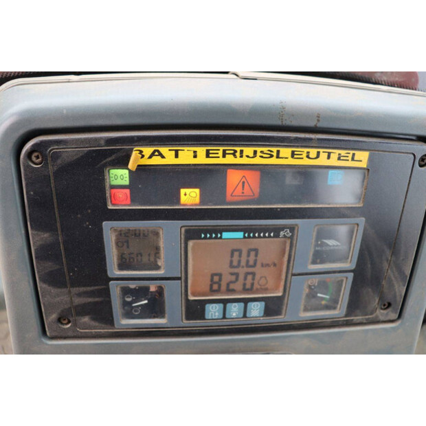 2005 MC Cormick MC120P6-45188104