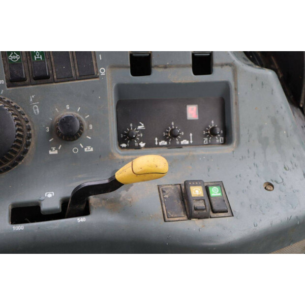 2005 MC Cormick MC120P6-45188113