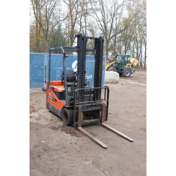 2000 تويوتا 5FBE18-45188282